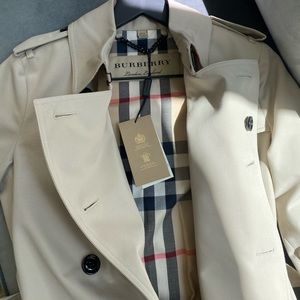 Burberry mid trench coat